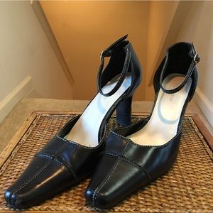 Worthington Heels . Sz 7.5